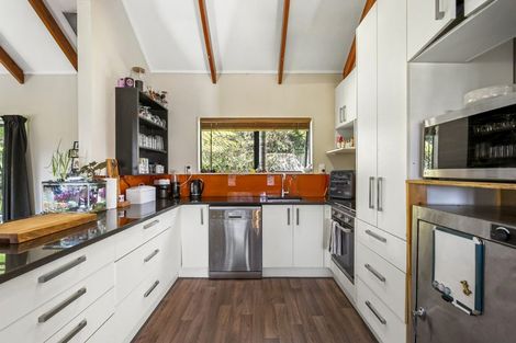 Photo of property in 14 Emery Grove, Bayview, Auckland, 0629