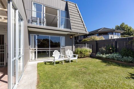 Photo of property in 8 Saint Ives Grove, Whalers Gate, New Plymouth, 4310
