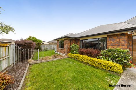 Photo of property in 3 Walnut Grove, Kelvin Grove, Palmerston North, 4414