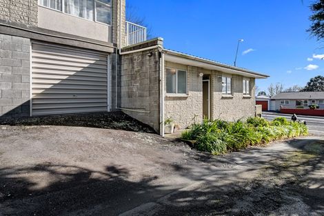 Photo of property in 3/341 Devon Street West, New Plymouth, 4310