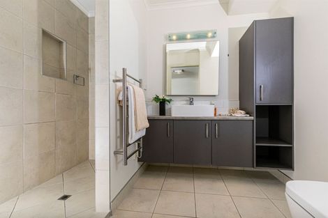 Photo of property in 4 Clapton Place, Henderson, Auckland, 0612