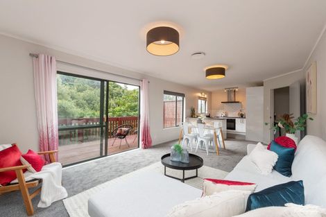 Photo of property in 2/126 Tirohanga Road, Tirohanga, Lower Hutt, 5010