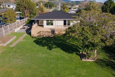 Photo of property in 17 Ruru Street, Waikanae, 5036