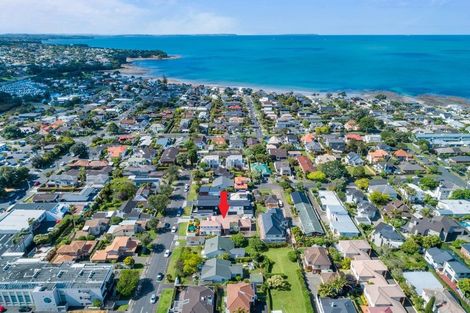 Photo of property in 7 Frieston Road, Milford, Auckland, 0620