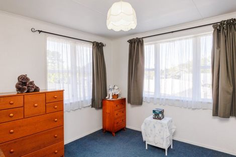 Photo of property in 76 Ruamahanga Crescent, Terrace End, Palmerston North, 4410