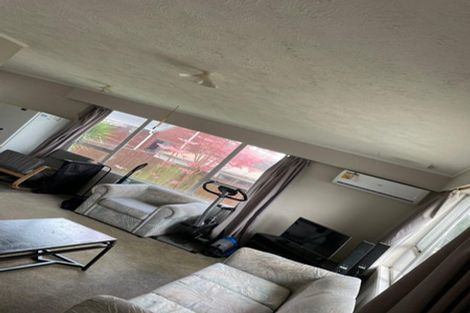 Photo of property in 2/199 Henderson Valley Road, Henderson, Auckland, 0612