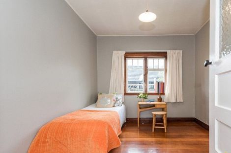 Photo of property in 1-2/6a Pohutukawa Street, Woburn, Lower Hutt, 5010