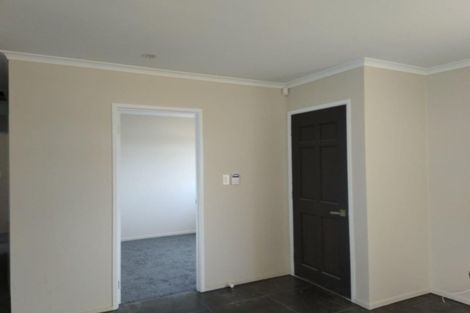 Photo of property in 2/21a Ludlow Terrace, Totara Vale, Auckland, 0627