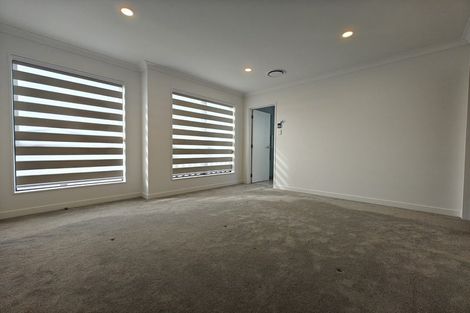Photo of property in 70 Michael Bosher Way, Flat Bush, Auckland, 2019