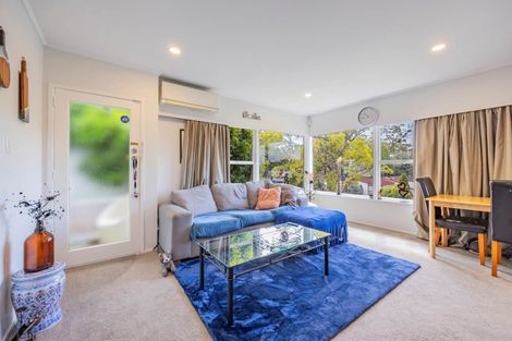 Photo of property in 1/5 Keldale Place, Forrest Hill, Auckland, 0620