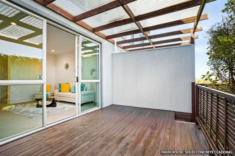 Photo of property in 9l Clearwater Cove, West Harbour, Auckland, 0618