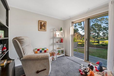 Photo of property in 30 Kawariki Road, Helensville, 0800