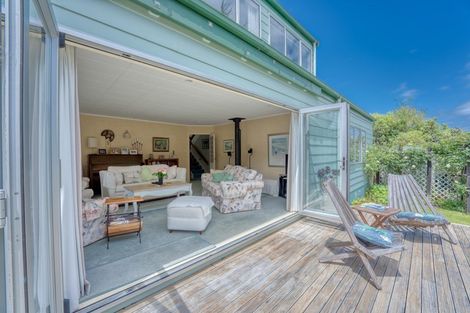 Photo of property in 21 Atkinson Avenue, Otaki Beach, Otaki, 5512