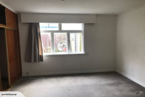 Photo of property in 22 Hawkhurst Road, Lyttelton, 8082