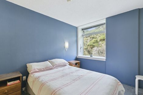 Photo of property in Jerningham Apartments, 20 Oriental Terrace, Oriental Bay, Wellington, 6011