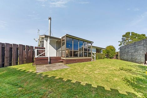 Photo of property in 2 Desmond Place, Bell Block, New Plymouth, 4312