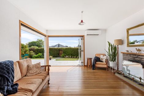 Photo of property in 26 Durham Street, Te Atatu Peninsula, Auckland, 0610