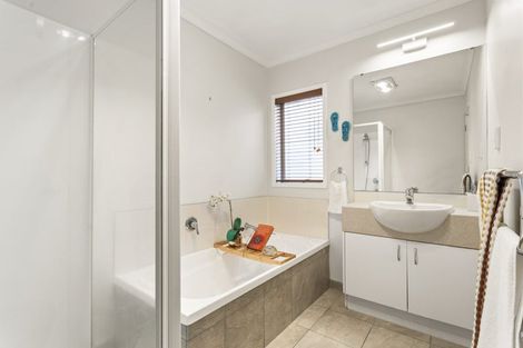 Photo of property in 41 Saltwood Street, Red Beach, 0932