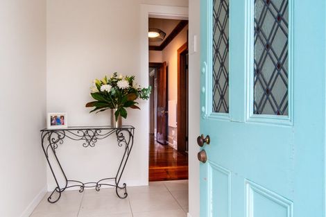 Photo of property in 7a Bay View Road, Bluff Hill, Napier, 4110