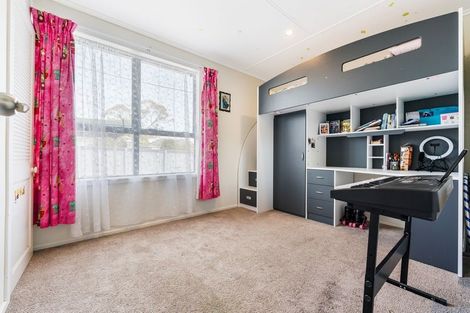 Photo of property in 9 Garelja Road, Henderson, Auckland, 0612