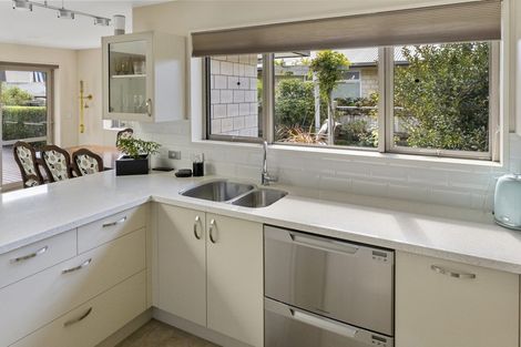 Photo of property in 18 Admiralty Place, Waikawa, Picton, 7220