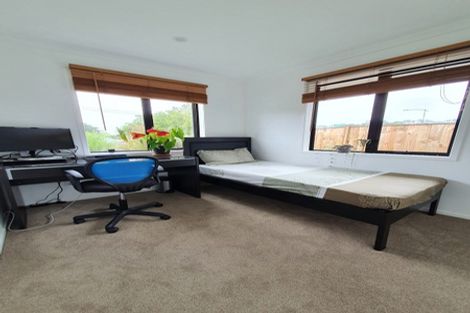 Photo of property in 65 Nobilo Road, Kumeu, 0810