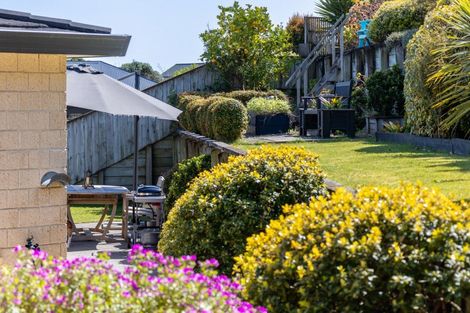 Photo of property in 15 Datum Way, Paraparaumu, 5032