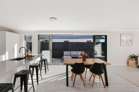 Photo of property in 43 Kaiora Drive, Papamoa Beach, Papamoa, 3118