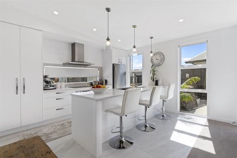 Photo of property in 39 Kotiate Street, Papamoa Beach, Papamoa, 3118