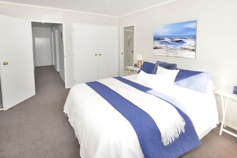 Photo of property in 39a Luckens Road, West Harbour, Auckland, 0618