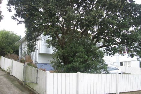 Photo of property in 13 Davidson Crescent, Tawa, Wellington, 5028