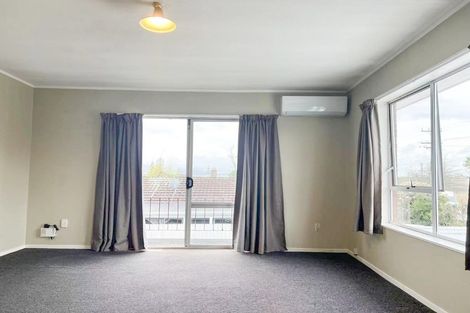 Photo of property in 112 Lynwood Road, New Lynn, Auckland, 0600