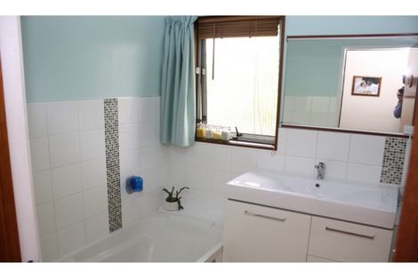 Photo of property in 13a Cross Street, Regent, Whangarei, 0112