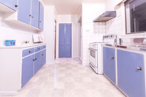 Photo of property in 34 Kaikoura Street, Henderson, Auckland, 0612