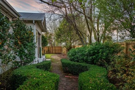 Photo of property in 124 Edward Avenue, Edgeware, Christchurch, 8013