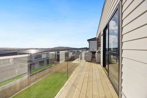 Photo of property in 11 Mill Hill Close, Flat Bush, 2019