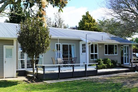 Photo of property in 82 Heatherlea West Road, Levin, 5575