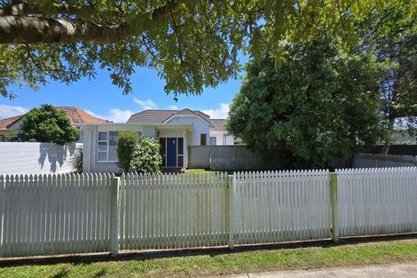 Photo of property in 13 Mahoe Street, Eastbourne, Lower Hutt, 5013