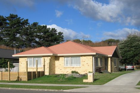 Photo of property in 72 Weggery Drive, Waikanae Beach, Waikanae, 5036
