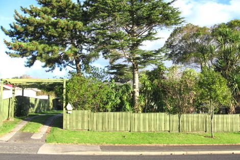 Photo of property in 16 Amberley Avenue, Te Atatu South, Auckland, 0610