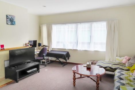Photo of property in 17 Roberts Street, Epuni, Lower Hutt, 5011