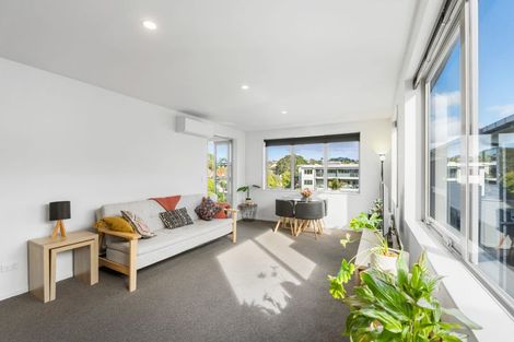 Photo of property in Bay Palms Apartments, 2/30c Bute Road, Browns Bay, Auckland, 0630