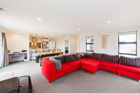Photo of property in 197 Pacific Drive, Fitzherbert, Palmerston North, 4410