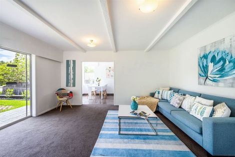 Photo of property in 9 Juniper Road, Sunnynook, Auckland, 0620