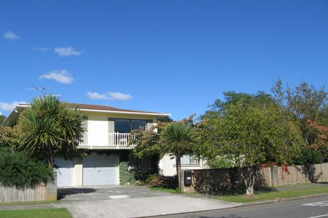 Photo of property in 1 Dowling Grove, Silverstream, Upper Hutt, 5019