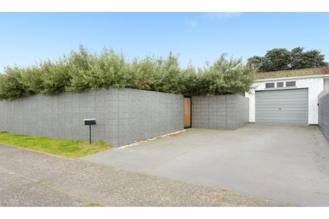 Photo of property in 2/566 Maunganui Road, Mount Maunganui, 3116