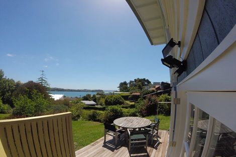 Photo of property in 12 Tindalls Bay Road, Tindalls Beach, Whangaparaoa, 0930