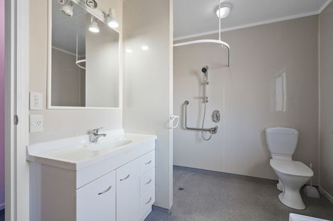 Photo of property in 4 Seaforth Avenue, Milson, Palmerston North, 4414