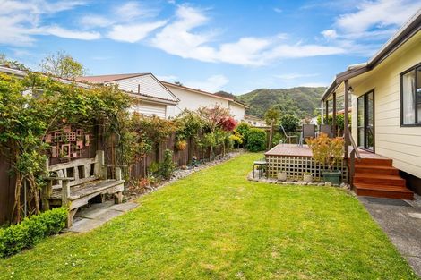 Photo of property in 5a Glenbrook Grove, Naenae, Lower Hutt, 5011