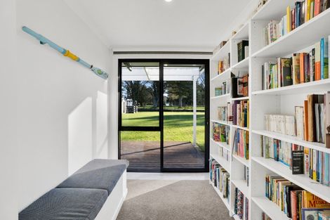 Photo of property in 13 Biron Place, Stratford, 4332